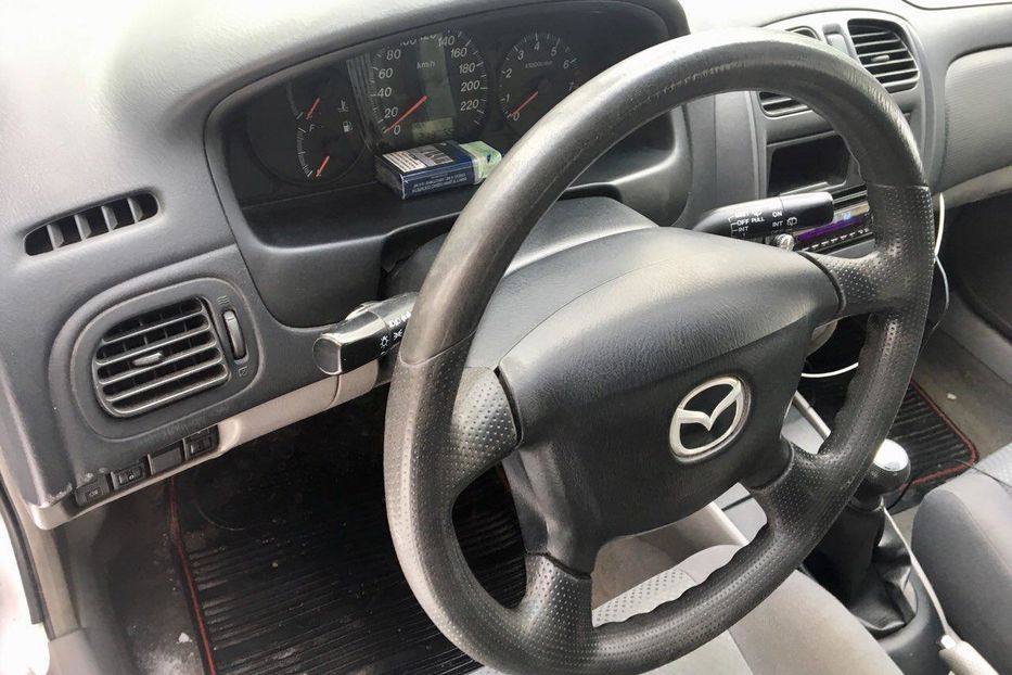 Продам Mazda 323 F 2001 года в Киеве