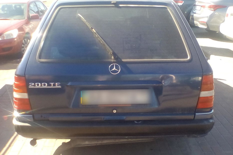 Продам Mercedes-Benz 200 1993 года в Киеве