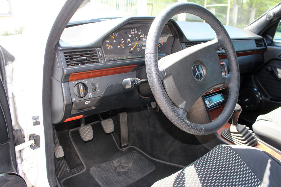 Продам Mercedes-Benz E-Class E200 1991 года в г. Северодонецк, Луганская область