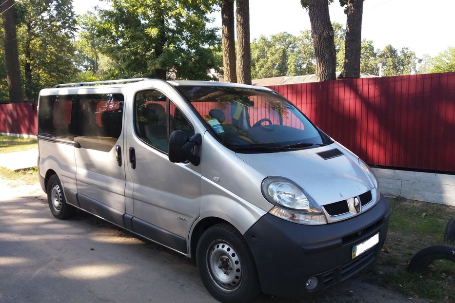 Продам Renault Trafic пасс. 2006 года в г. Буча, Киевская область