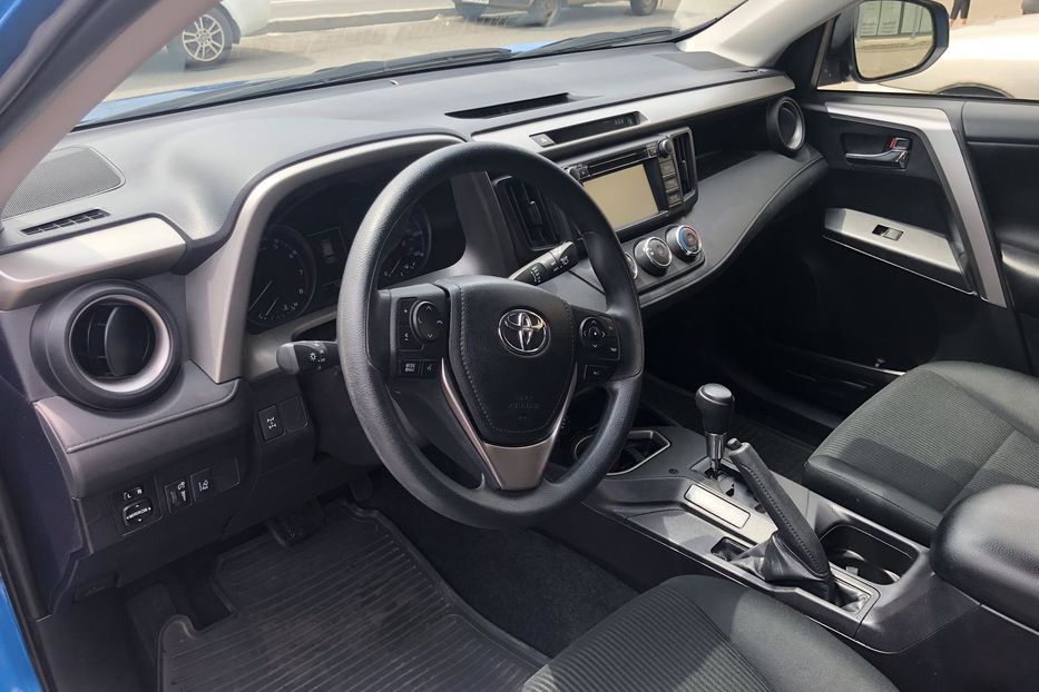 Продам Toyota Rav 4 2017 года в Днепре