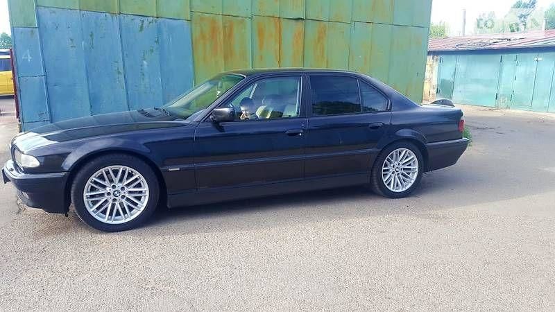 Продам BMW 740 2000 года в Киеве