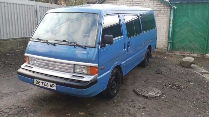 Продам Mazda E-series пасс. Е2200 1997 года в Луганске