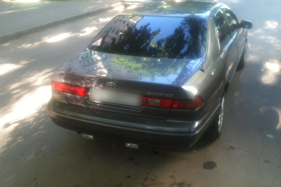 Продам Toyota Camry 20-й кузов 1998 года в Харькове