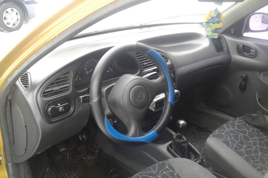 Продам Daewoo Lanos седан 2002 года в Киеве