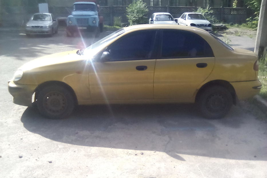 Продам Daewoo Lanos седан 2002 года в Киеве