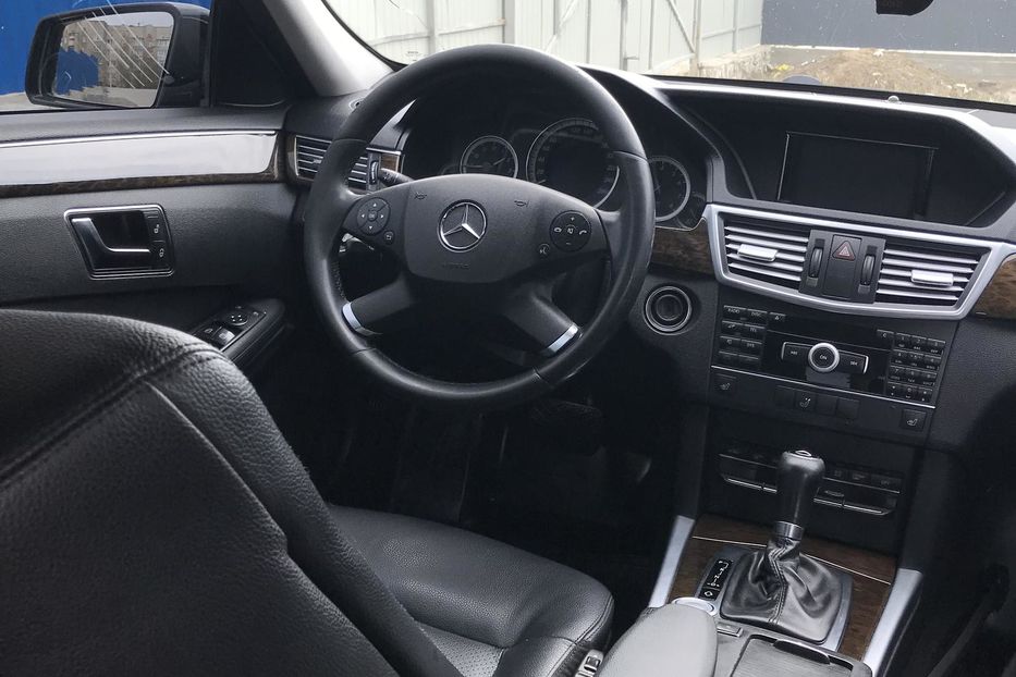 Продам Mercedes-Benz E-Class E 200 NGT 1.8 2012 года в Виннице