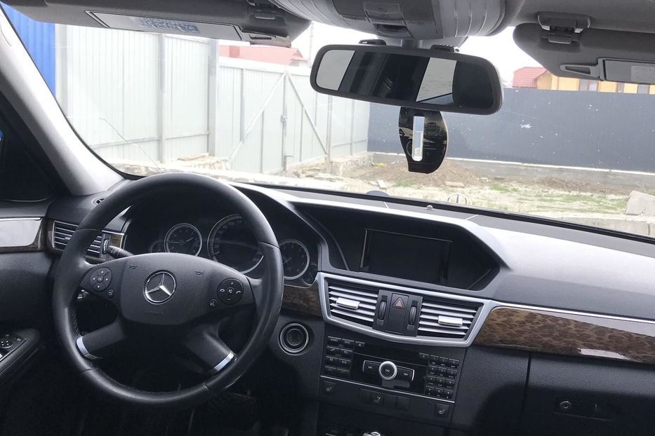 Продам Mercedes-Benz E-Class E 200 NGT 1.8 2012 года в Виннице