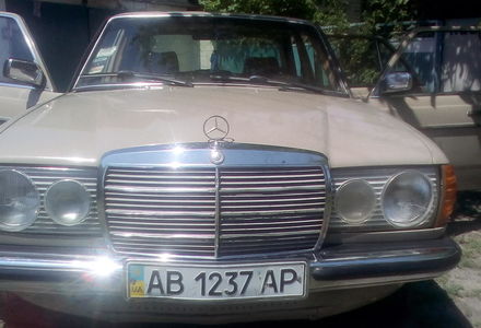 Продам Mercedes-Benz 220 1979 года в г. Ирклиев, Черкасская область
