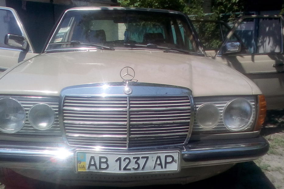 Продам Mercedes-Benz 220 1979 года в г. Ирклиев, Черкасская область