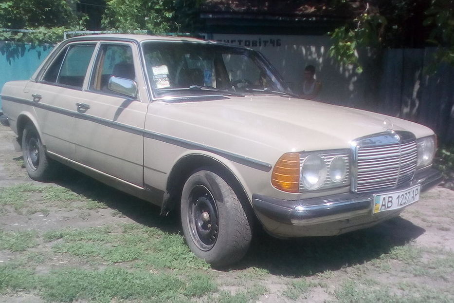 Продам Mercedes-Benz 220 1979 года в г. Ирклиев, Черкасская область