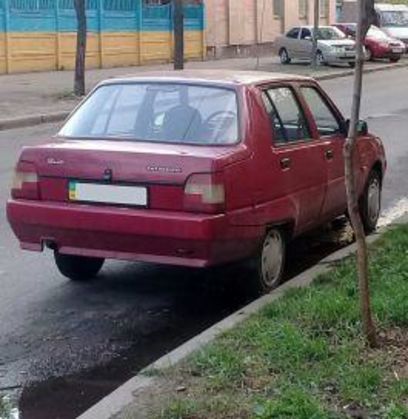 Продам ЗАЗ 1103 Славута 2002 года в г. Селидово, Донецкая область