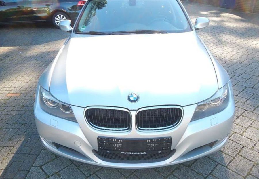 Продам BMW 318 touring 2011 года в Харькове