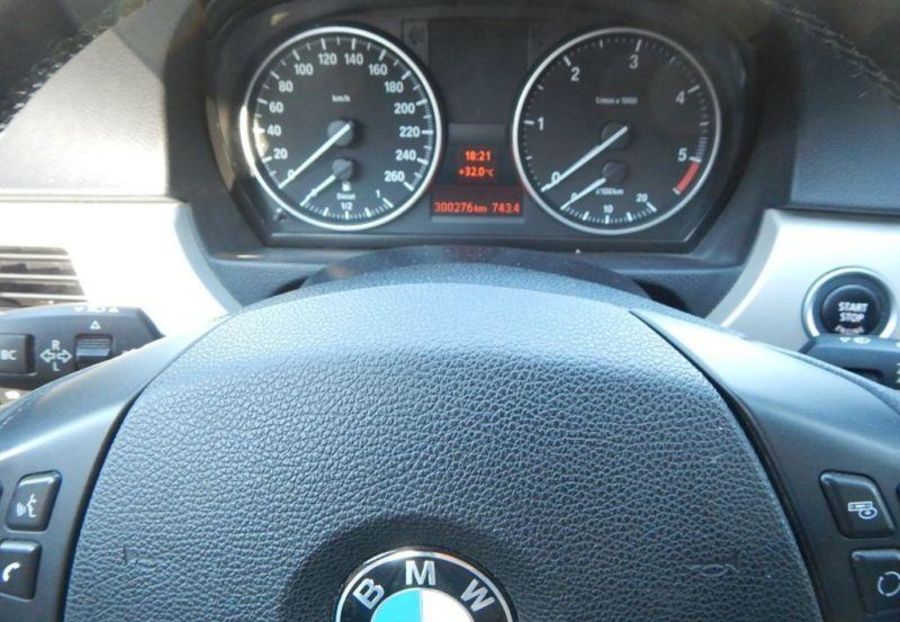 Продам BMW 318 touring 2011 года в Харькове