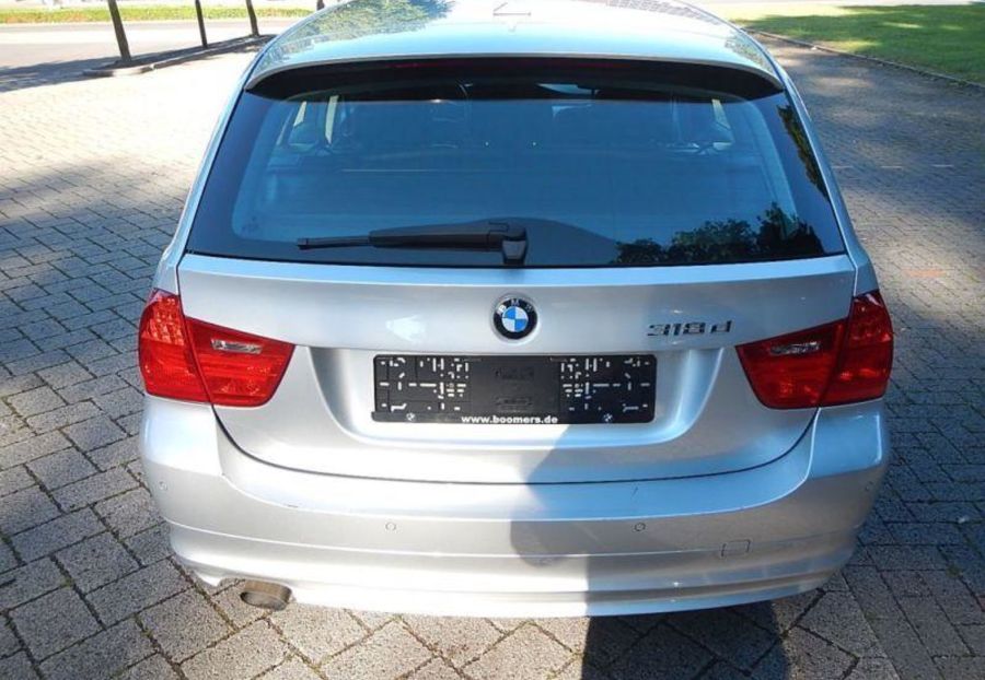 Продам BMW 318 touring 2011 года в Харькове