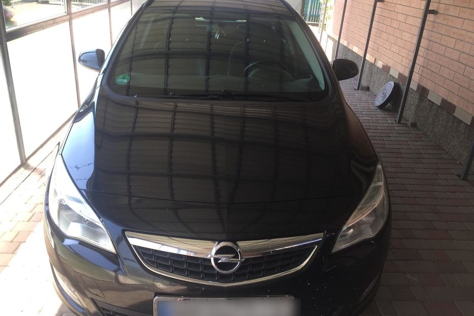 Продам Opel Astra J 1.7 cdti  2012 года в Киеве