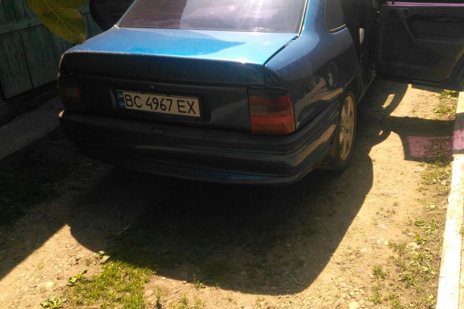 Продам Opel Vectra A 1.8 1993 года в Львове