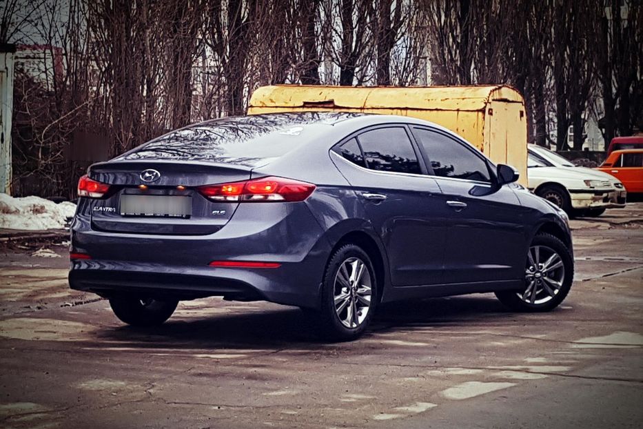 Продам Hyundai Elantra 2016 года в Киеве