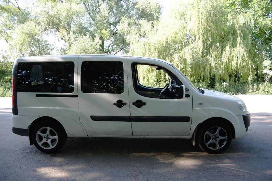 Продам Fiat Doblo пасс. 2008 года в Киеве