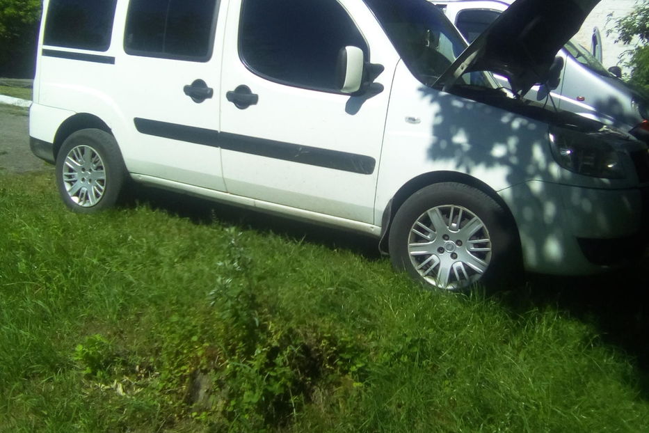 Продам Fiat Doblo пасс. 2006 года в Львове