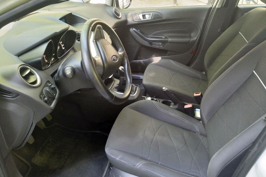 Продам Ford Fiesta 1.0 EcoBoost 2013 года в Днепре