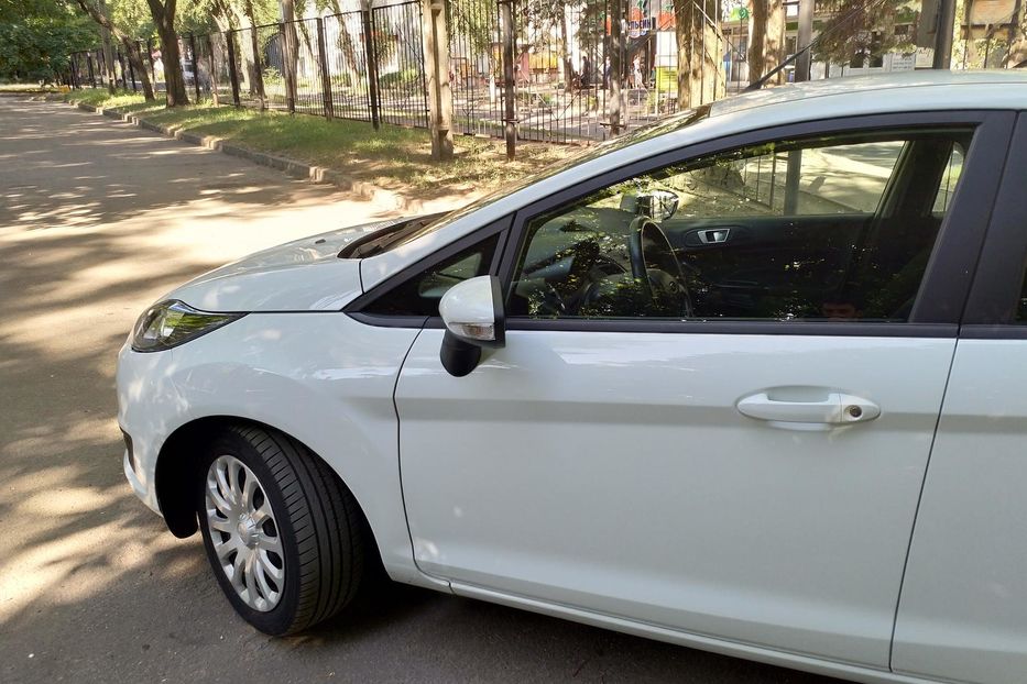 Продам Ford Fiesta 1.0 EcoBoost 2013 года в Днепре