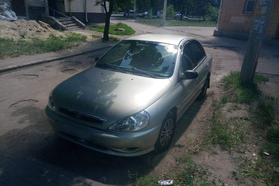 Продам Kia Rio 2001 года в Харькове