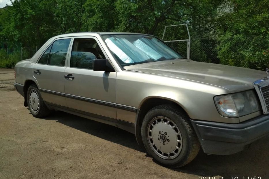 Продам Mercedes-Benz E-Class W124 1987 года в Киеве