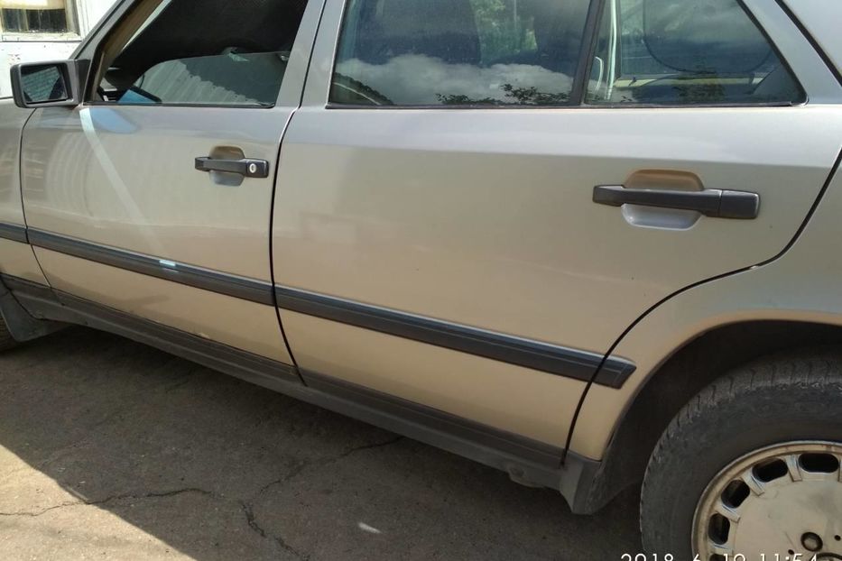 Продам Mercedes-Benz E-Class W124 1987 года в Киеве