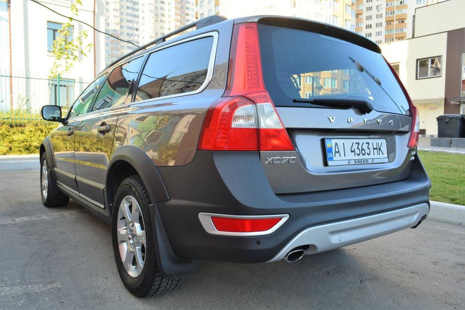 Продам Volvo XC70 2.4D5 A/T AWD 2011 года в Киеве