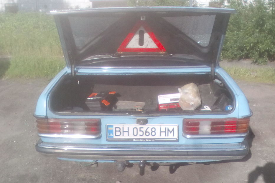 Продам Mercedes-Benz 200 1981 года в г. Южный, Одесская область