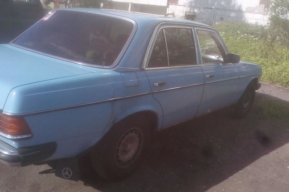 Продам Mercedes-Benz 200 1981 года в г. Южный, Одесская область