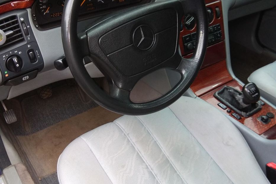 Продам Mercedes-Benz E-Class W220 1996 года в Львове