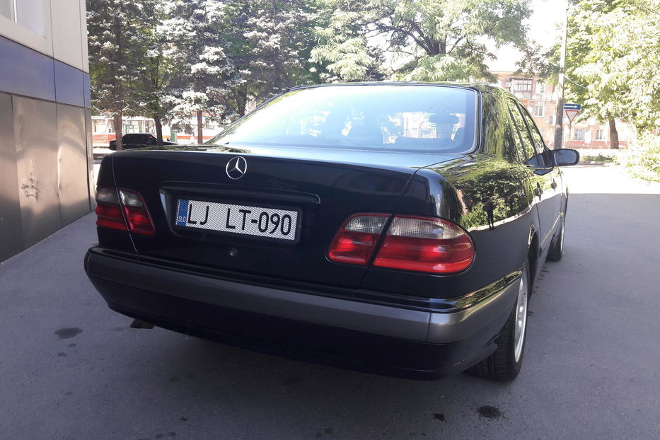 Продам Mercedes-Benz E-Class 2001 года в г. Кривой Рог, Днепропетровская область