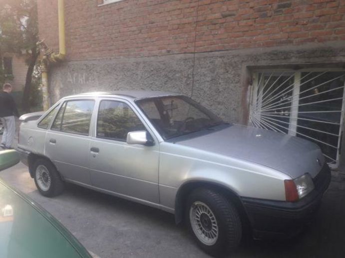 Продам Opel Kadett 1988 года в Хмельницком