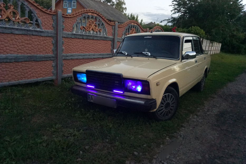 Продам ВАЗ 2107 1994 года в г. Бобровица, Черниговская область