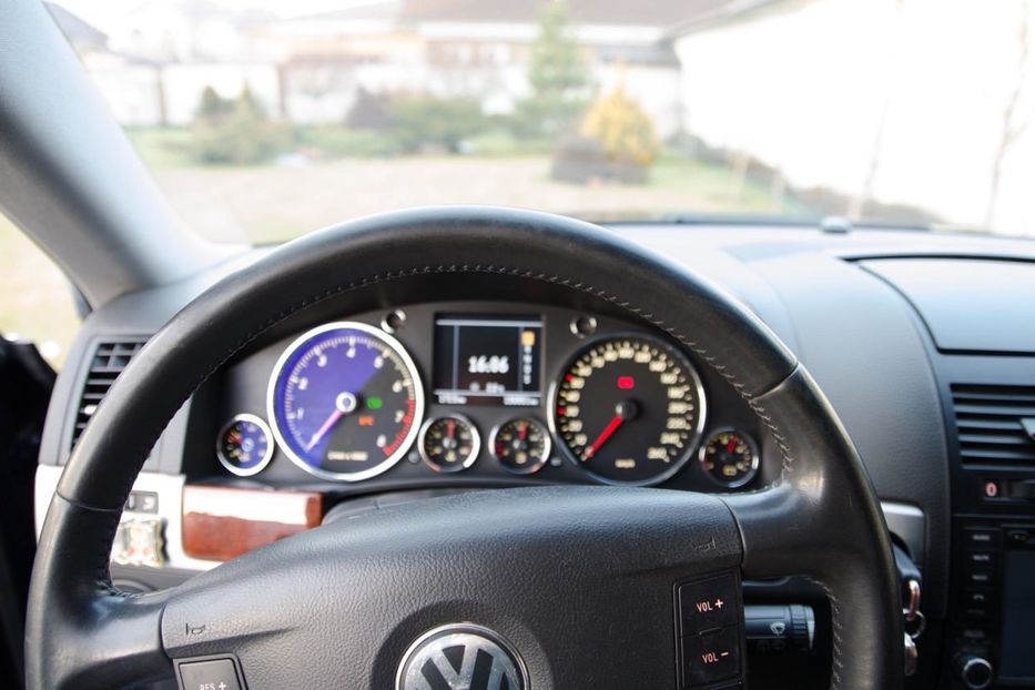Продам Volkswagen Touareg 2005 года в Киеве