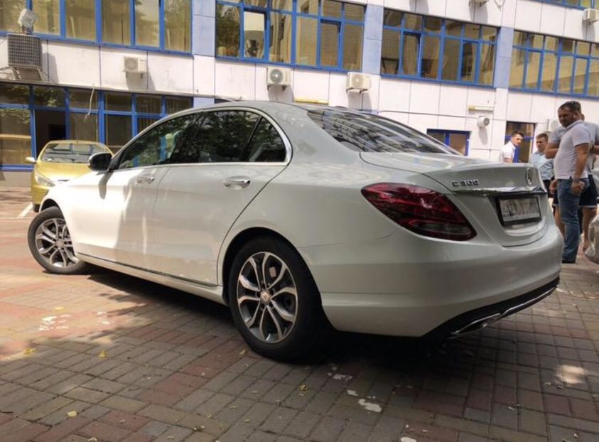 Продам Mercedes-Benz C-Class 300 2016 года в Киеве