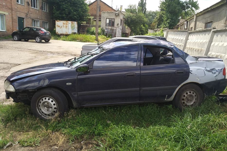 Продам Mitsubishi Carisma 2001 года в Харькове