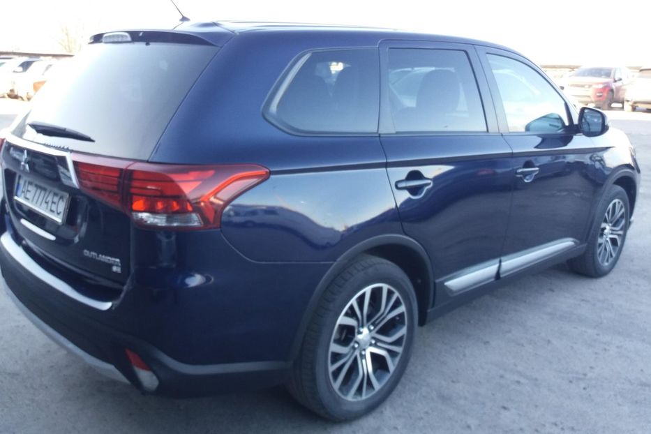 Продам Mitsubishi Outlander SE 2015 года в Днепре