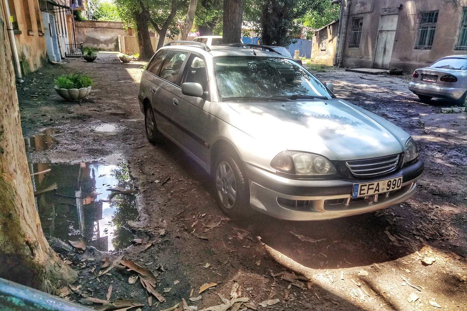 Продам Toyota Avensis 1999 года в Одессе