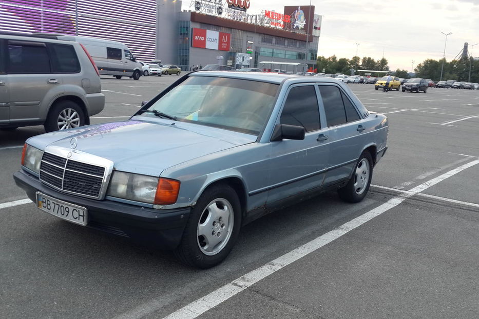 Продам Mercedes-Benz C-Class 1985 года в Киеве