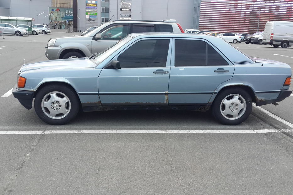 Продам Mercedes-Benz C-Class 1985 года в Киеве