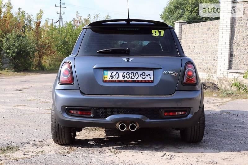 Продам MINI Cooper S 2010 года в Киеве