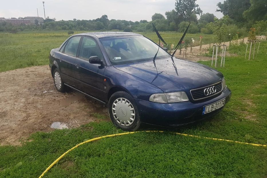 Продам Audi A4 седан 1995 года в г. Нововолынск, Волынская область