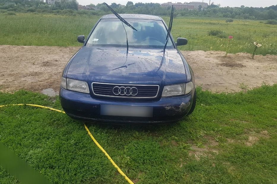 Продам Audi A4 седан 1995 года в г. Нововолынск, Волынская область