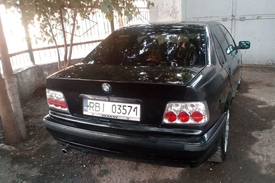 Продам BMW 318 Продам BMW 318i 1994 года в Одессе