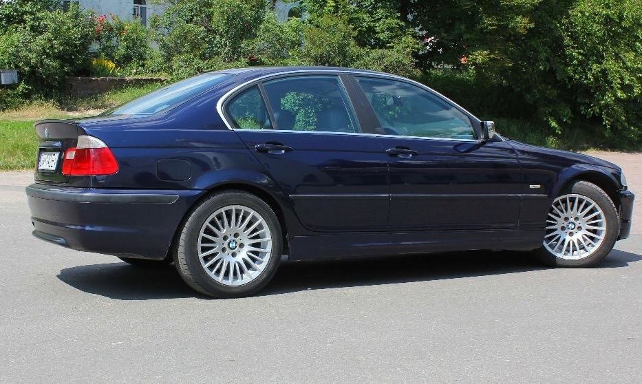 Продам BMW 330 2003 года в Киеве
