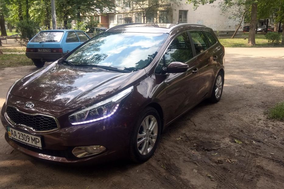 Продам Kia Ceed Sw crdi top 2014 года в Киеве