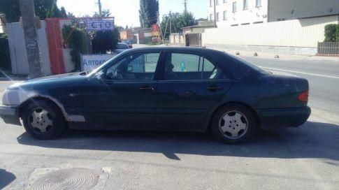 Продам Mercedes-Benz E-Class Е230 1996 года в Киеве